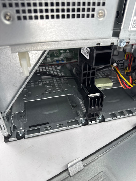 Dell Precision 3630 Tower Xeon E-2174G CPU @ 3.80GHz 512GB 16GB