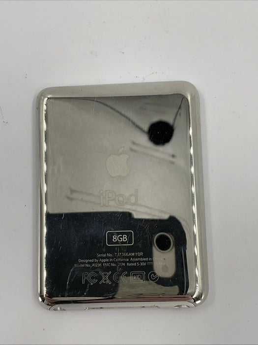 Apple iPod Nano 3rd Gen 8GB Silver A1236