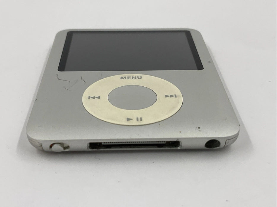 Apple iPod Nano 3rd Gen 8GB Silver A1236