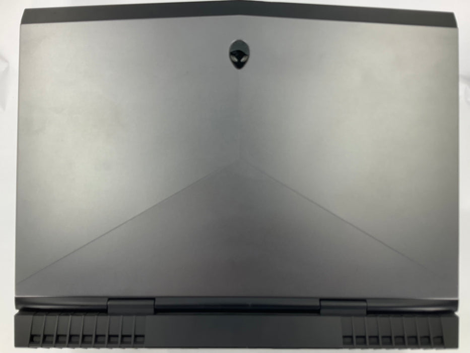 Alienware 17 R4 17.3" Core i7-7700HQ 1TB(SSD) 256GB(NVME) 16GB GTX 1060 6GB