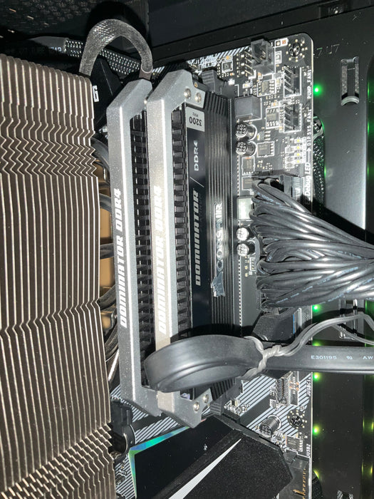 MSI MS-7B17 Gaming Core i9-9900K 1TB 32GB Win 11 Pro RTX 3060 12GB