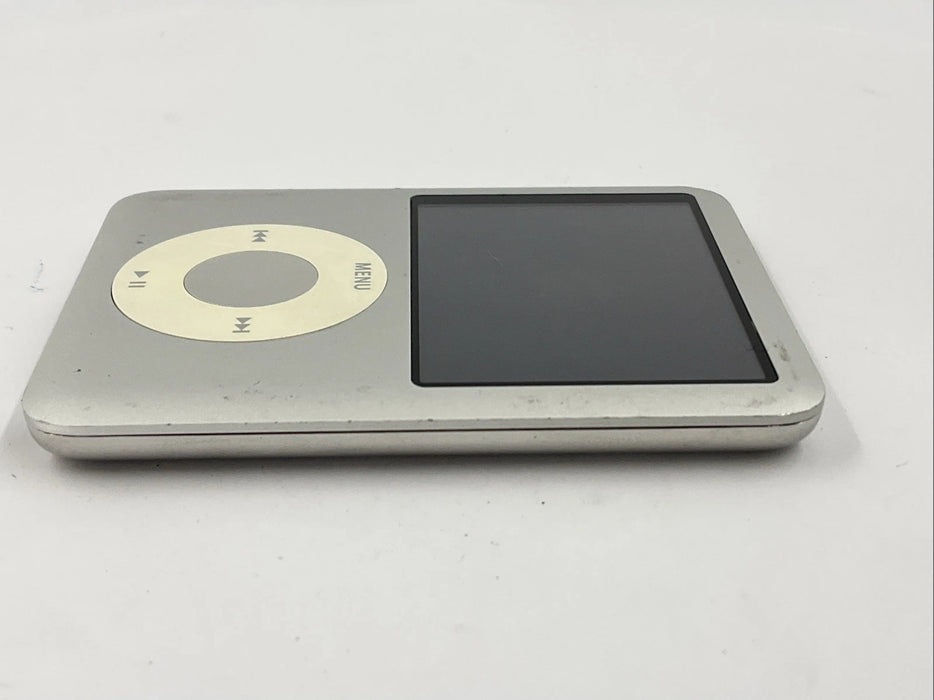 Apple iPod Nano 3rd Gen 8GB Silver A1236