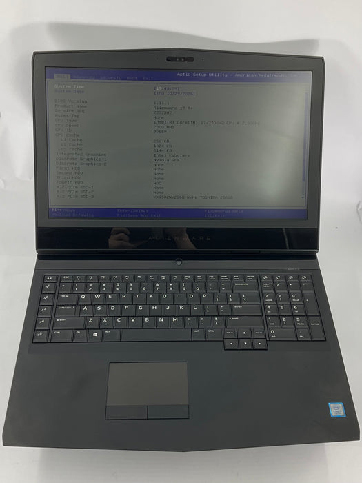 Alienware 17 R4 17.3" Core i7-7700HQ 1TB(SSD) 256GB(NVME) 16GB GTX 1060 6GB