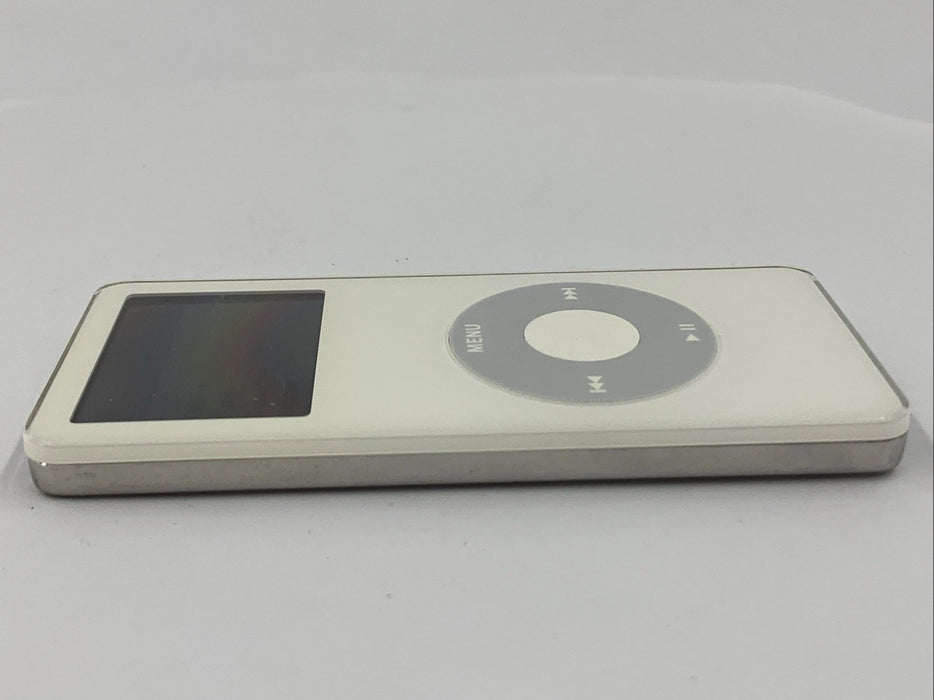 Vintage Apple iPod Nano 1st Generation 2GB White A1137