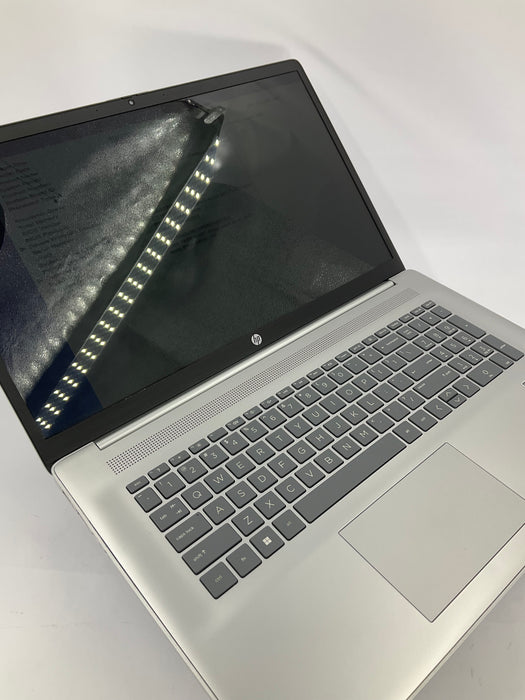 HP 17-cp2035cl 17.3" Touch AMD Ryzen 7 7320U 1TB 8GB A Win 11 Pro