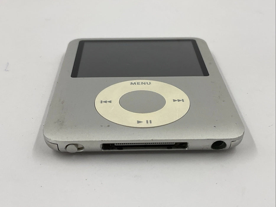 Apple iPod Nano 3rd Gen 8GB Silver A1236