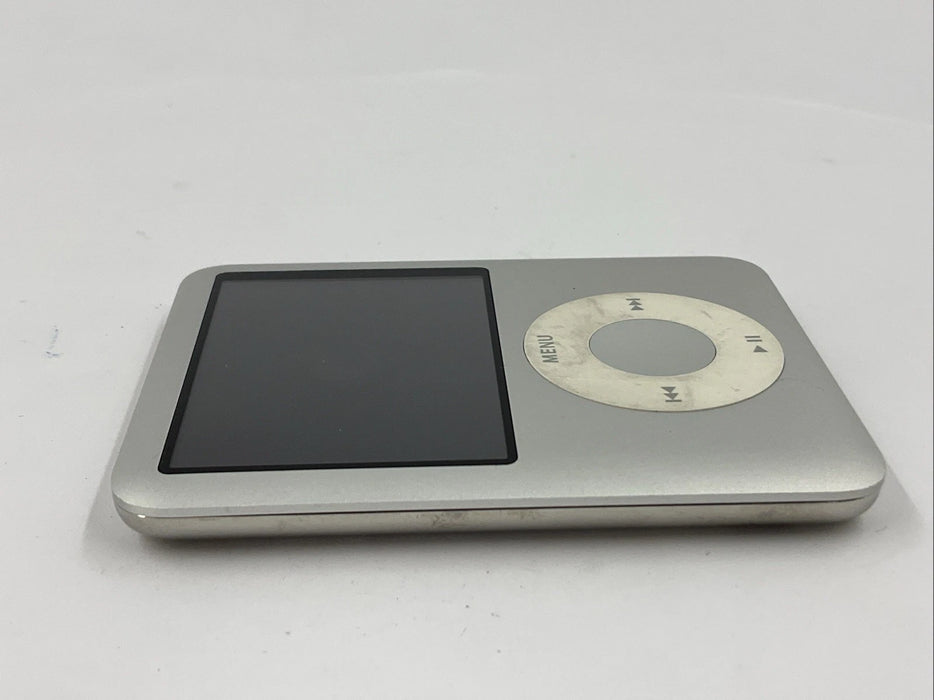Apple iPod Nano 3rd Gen 4GB Silver A1236