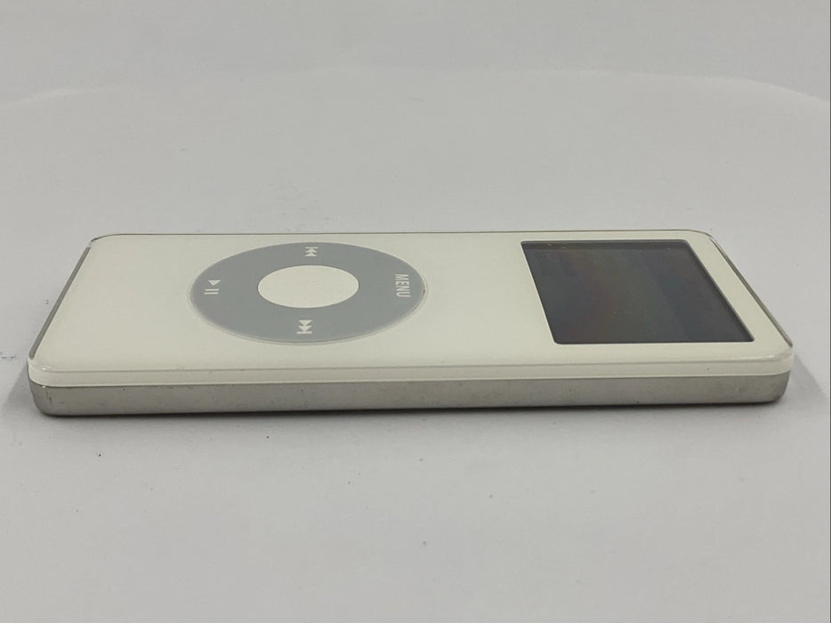Vintage Apple iPod Nano 1st Generation 2GB White A1137