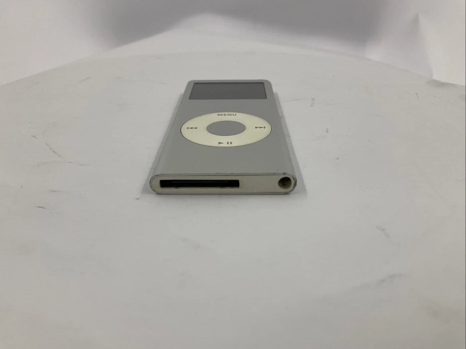 Apple iPod Nano 2nd Generation 4GB Silver A1199
