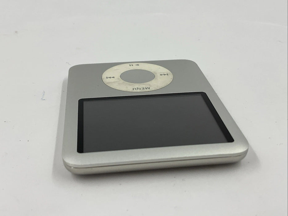 Apple iPod Nano 3rd Gen 4GB Silver A1236
