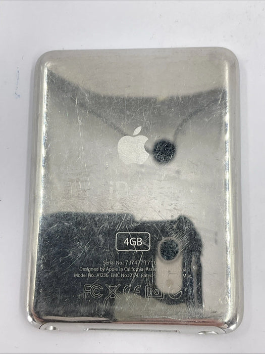 Apple iPod Nano 3rd Gen 4GB Silver A1236